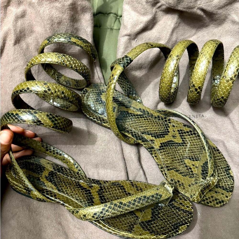 Bottega Vanetta Spiral Sandals